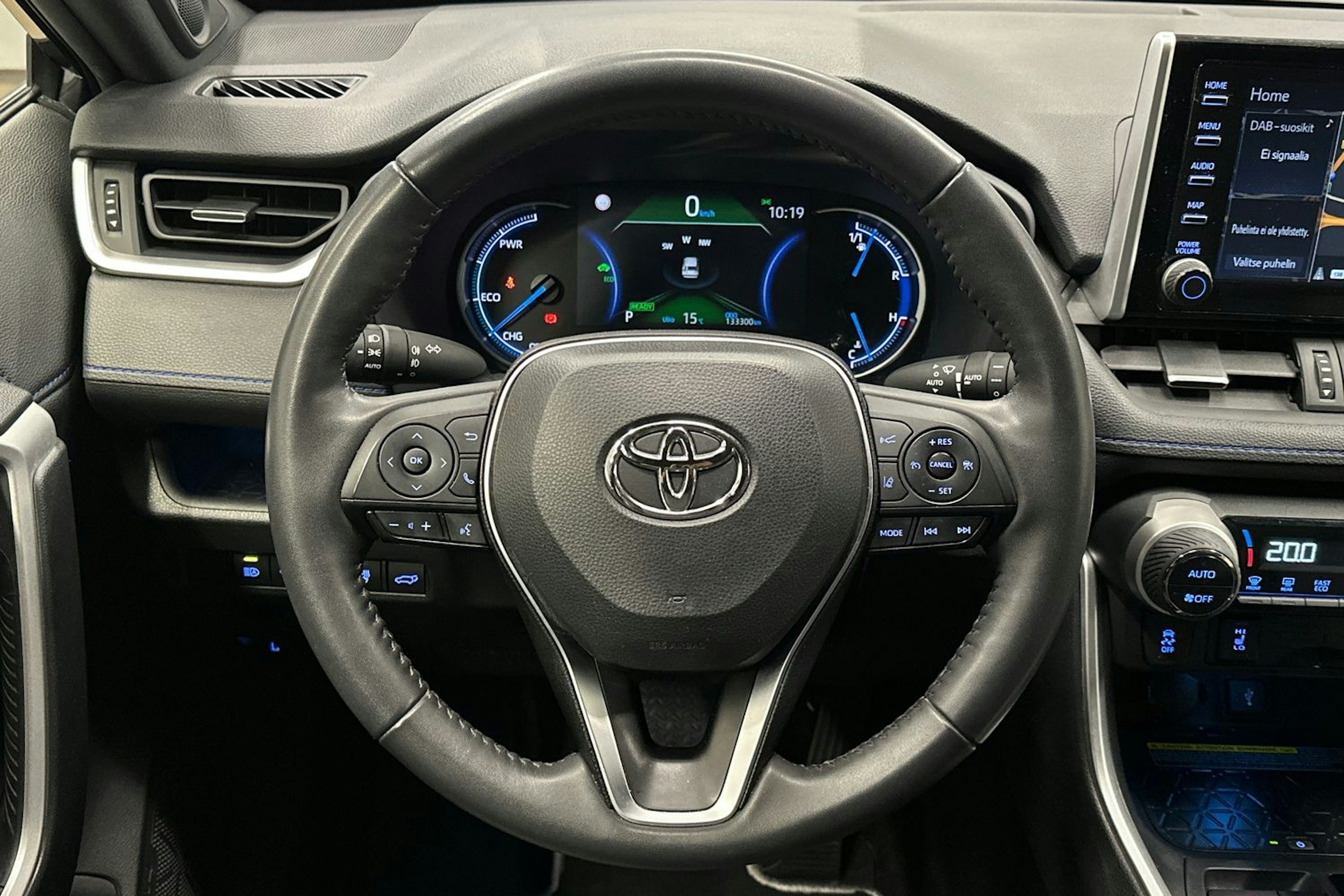harmaa Toyota RAV4 2022 kuva 20.