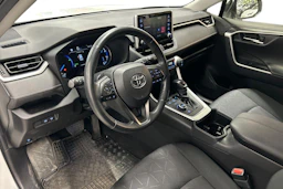 valkoinen Toyota RAV4 2022 kuva 3.