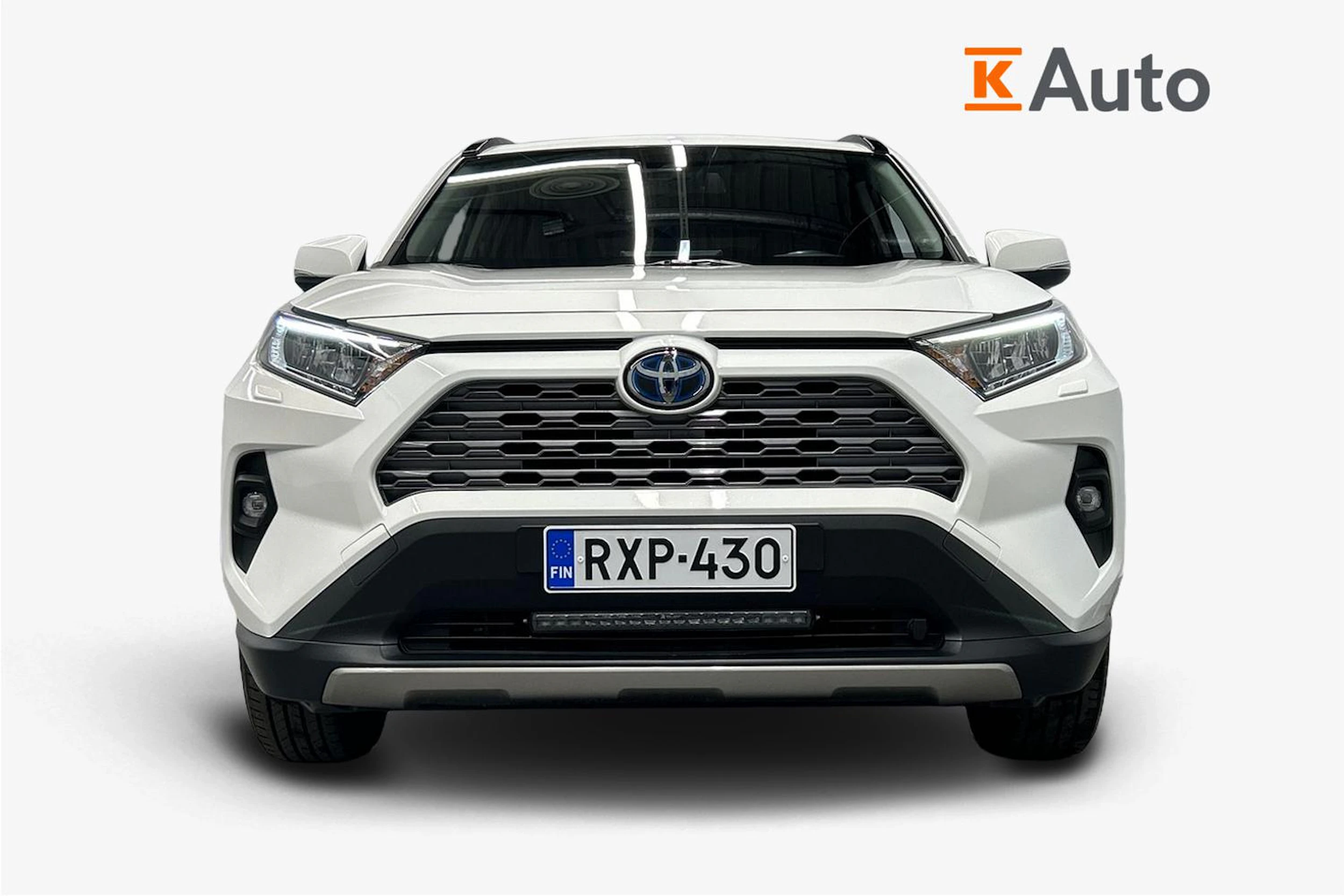 valkoinen Toyota RAV4 2022 kuva 5.