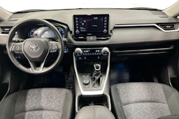 valkoinen Toyota RAV4 2022 kuva 9.