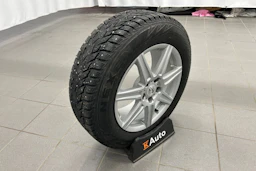 valkoinen Toyota RAV4 2022 kuva 18.
