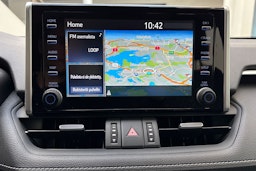 valkoinen Toyota RAV4 2022 kuva 21.