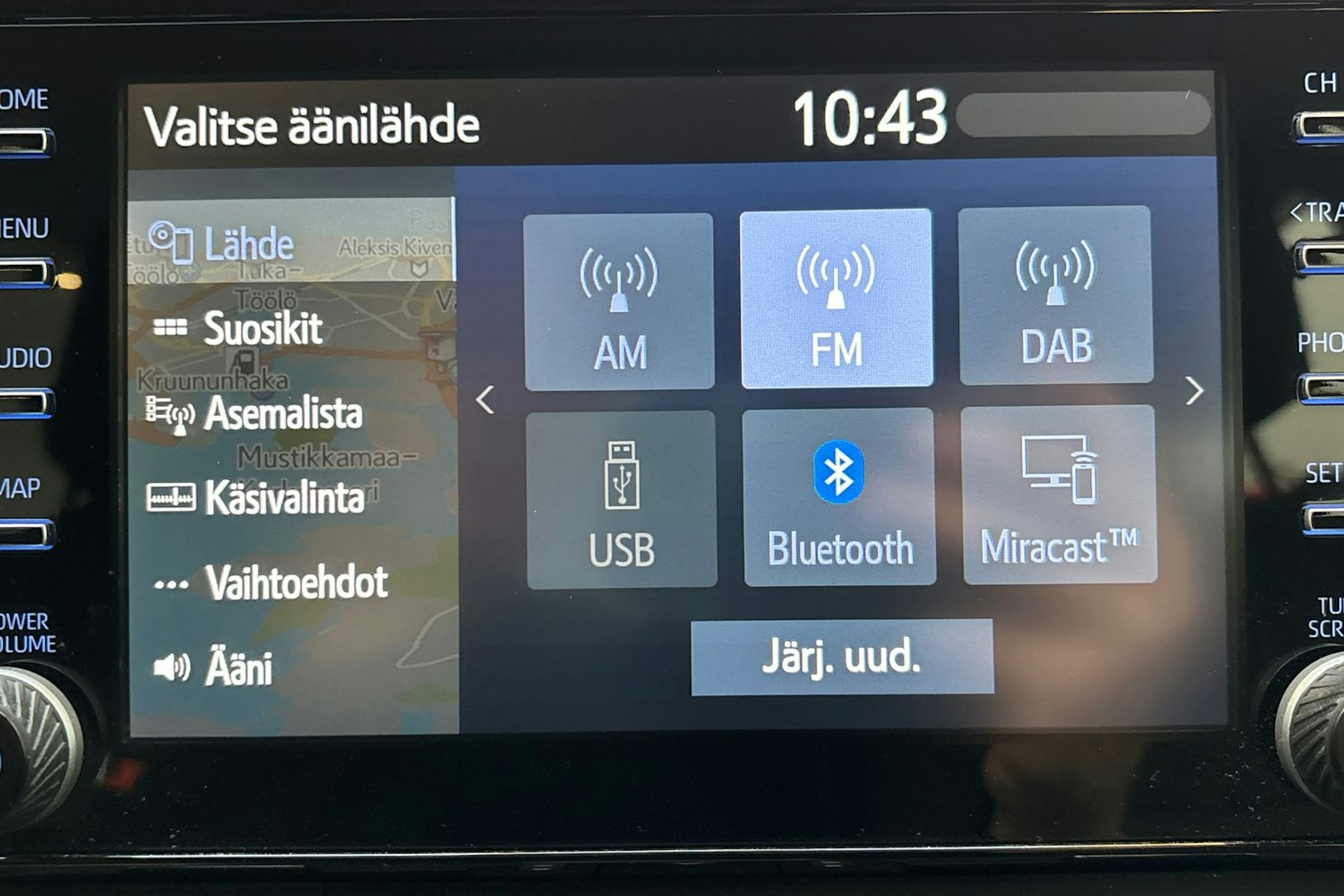 valkoinen Toyota RAV4 2022 kuva 22.