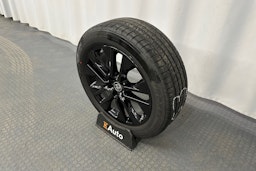 musta Toyota RAV4 2022 kuva 13.