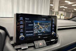 musta Toyota RAV4 2022 kuva 19.