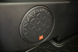 musta Toyota RAV4 2022 kuva 29.