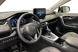 harmaa Toyota RAV4 2023 kuva 8.