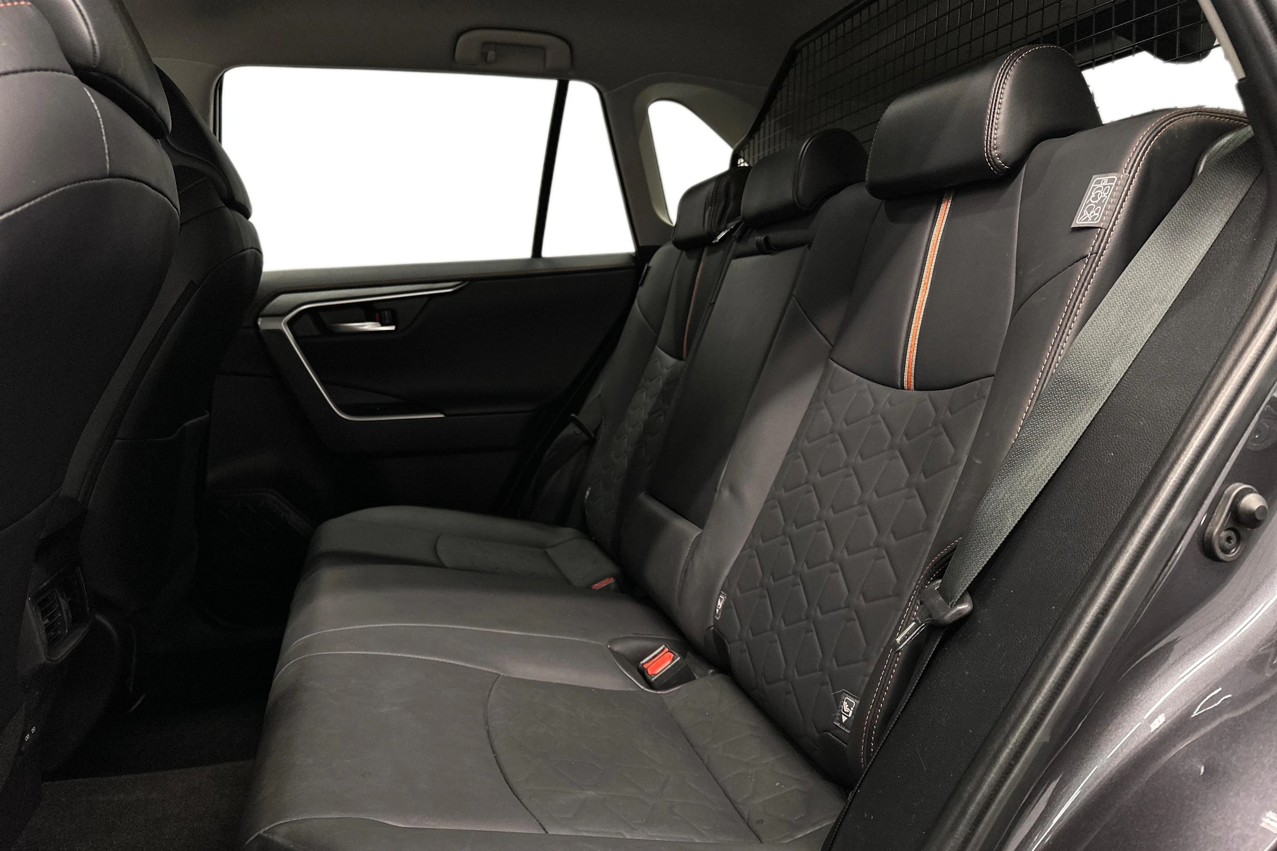 harmaa Toyota RAV4 2023 kuva 11.
