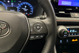 harmaa Toyota RAV4 2023 kuva 22.