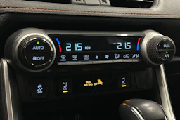 harmaa Toyota RAV4 2023 kuva 29.