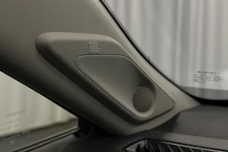 harmaa Toyota RAV4 2023 kuva 32.