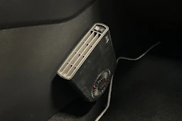 harmaa Toyota RAV4 2023 kuva 35.