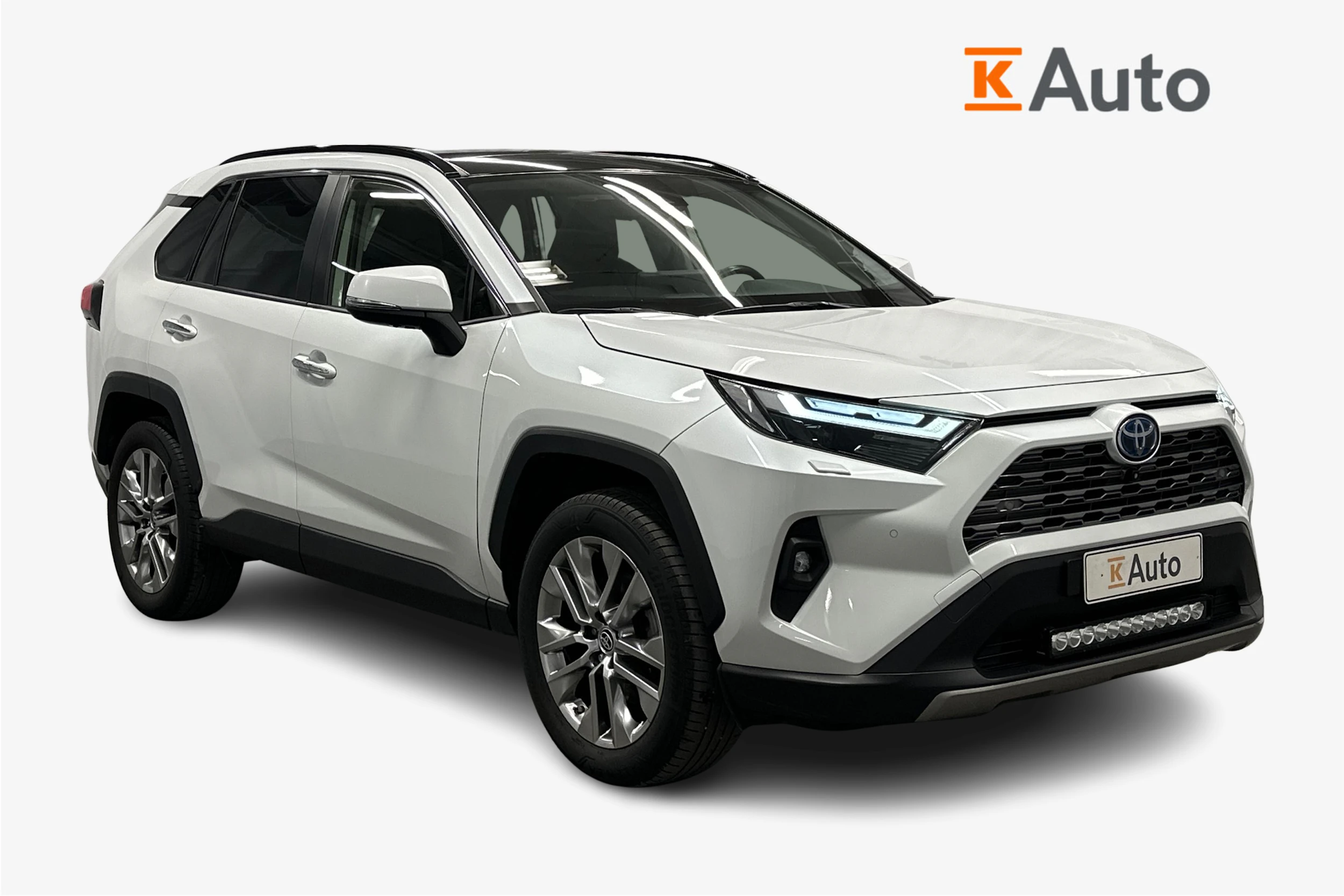 valkoinen Toyota RAV4 2023 kuva 1.