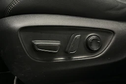 valkoinen Toyota RAV4 2023 kuva 20.