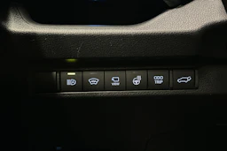 valkoinen Toyota RAV4 2023 kuva 25.