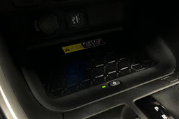 valkoinen Toyota RAV4 2023 kuva 31.