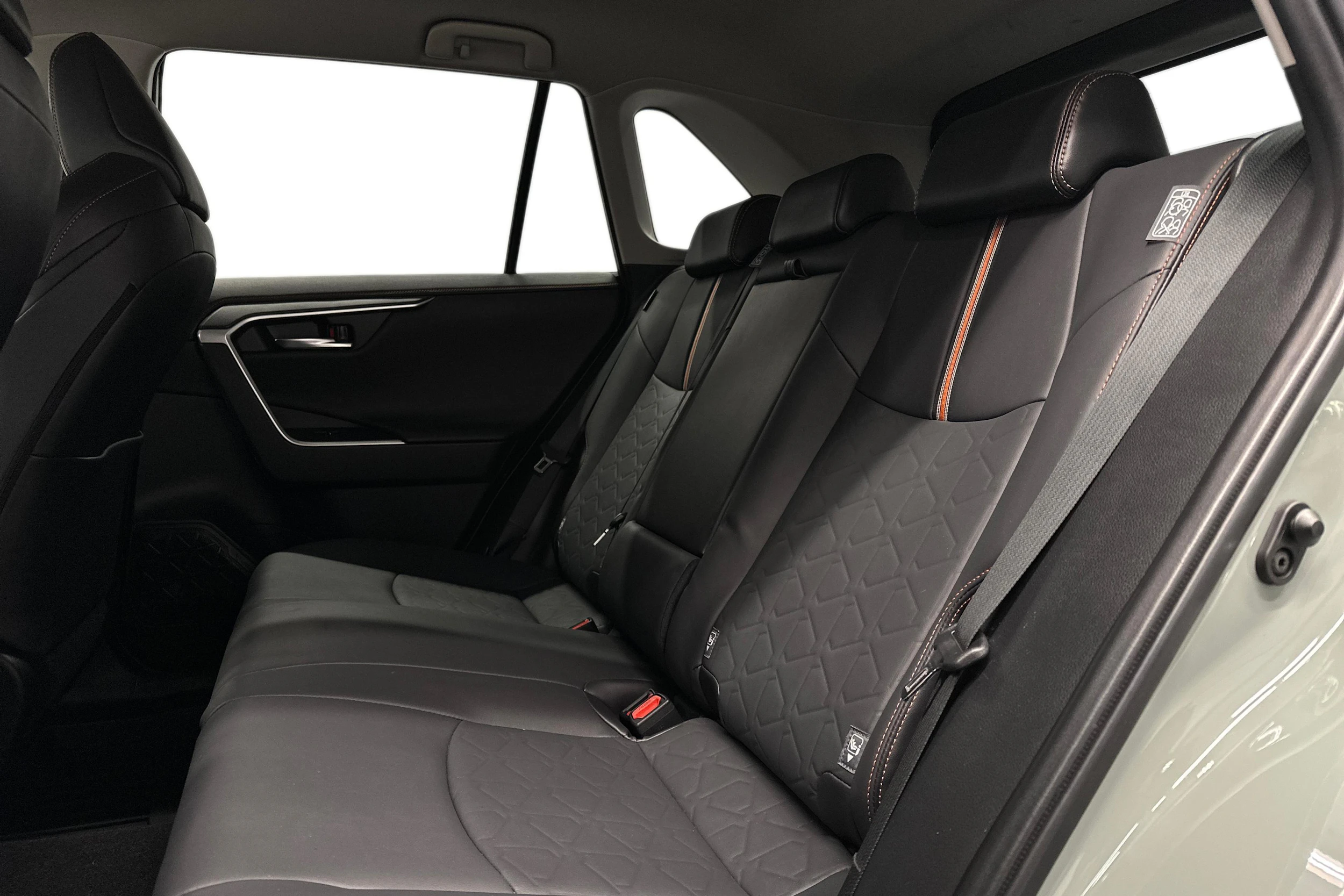 harmaa Toyota RAV4 2023 kuva 11.