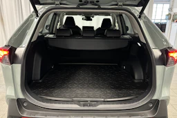 harmaa Toyota RAV4 2023 kuva 15.