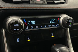 harmaa Toyota RAV4 2023 kuva 27.