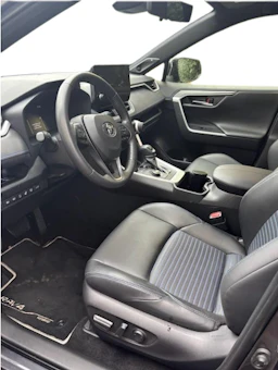 harmaa Toyota RAV4 2023 kuva 3.