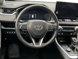 vihreä Toyota RAV4 2023 kuva 6.