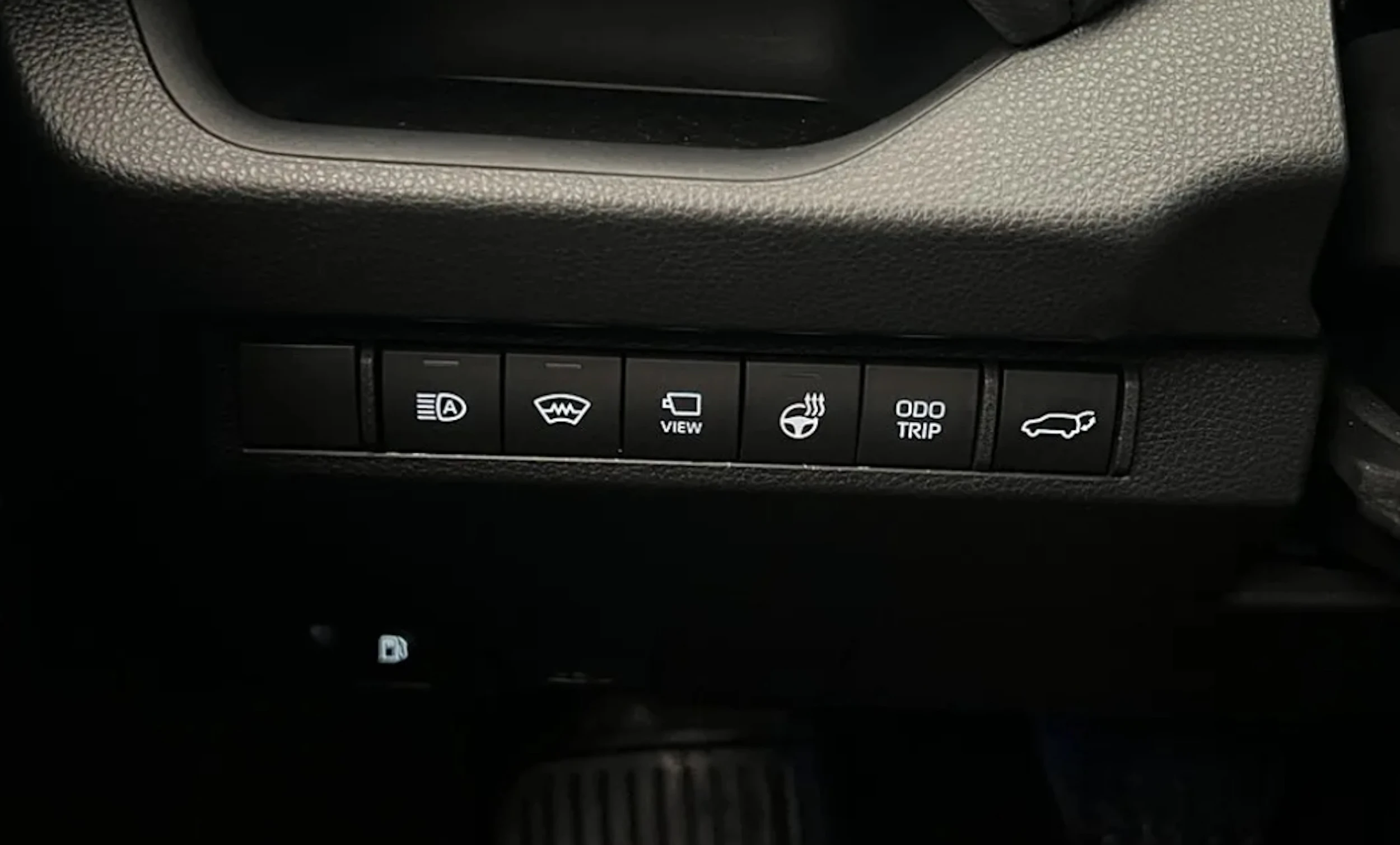 vihreä Toyota RAV4 2023 kuva 7.
