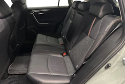 vihreä Toyota RAV4 2023 kuva 8.