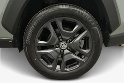 vihreä Toyota RAV4 2023 kuva 9.