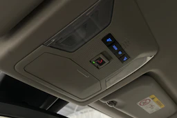 vihreä Toyota RAV4 2023 kuva 22.