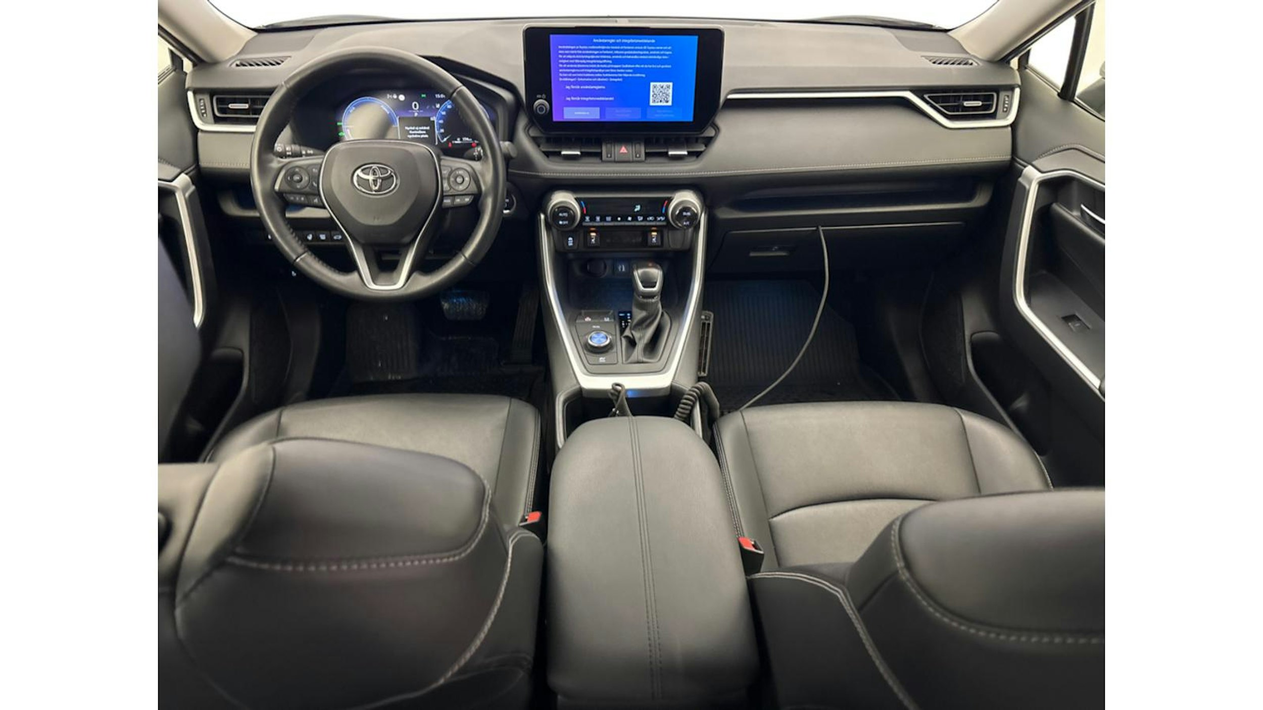 valkoinen Toyota RAV4 2023 kuva 3.