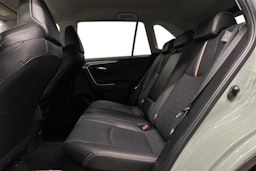 vihreä Toyota RAV4 2023 kuva 10.