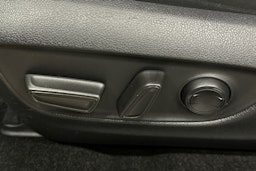 vihreä Toyota RAV4 2023 kuva 17.