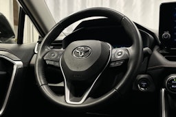 vihreä Toyota RAV4 2023 kuva 18.