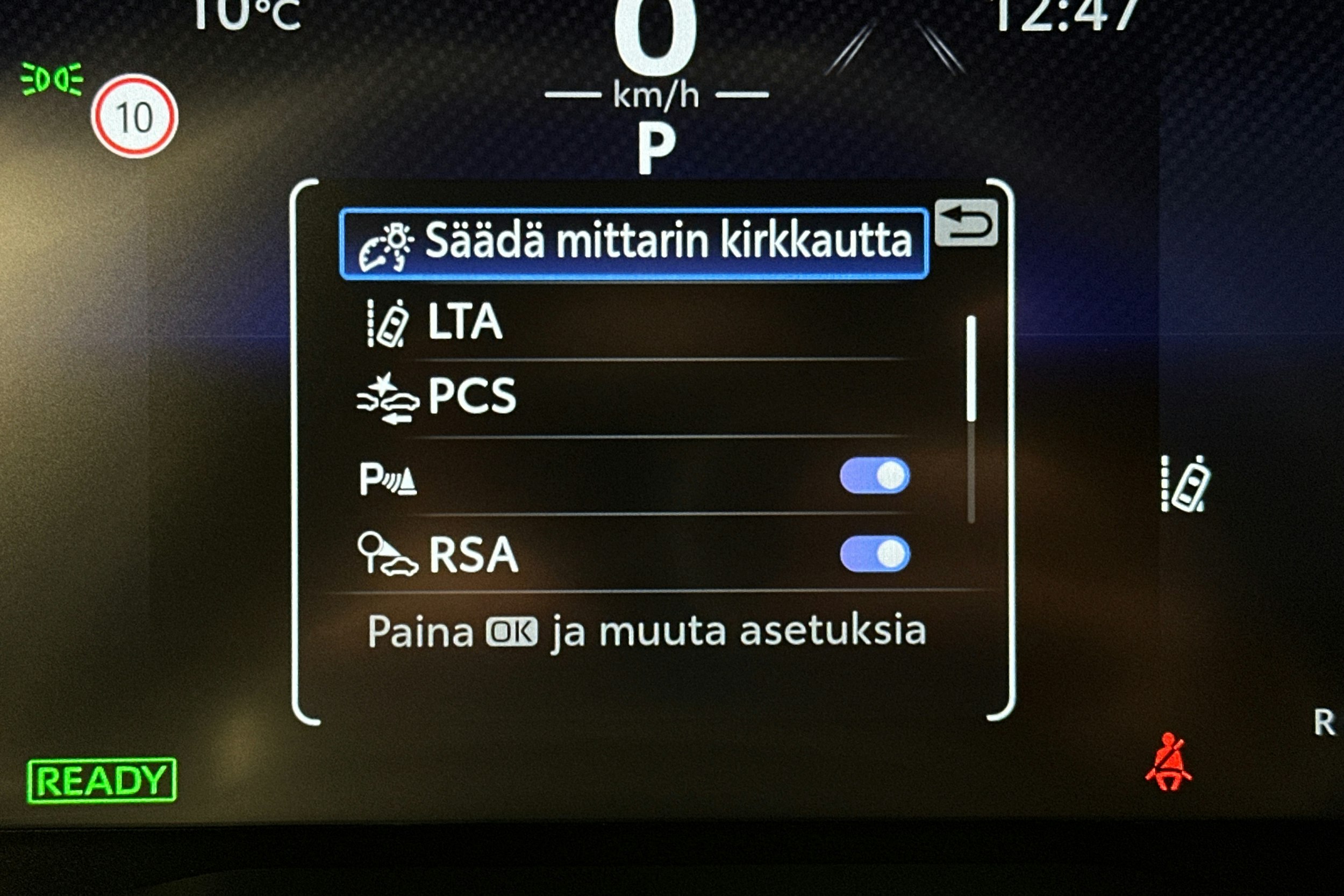 vihreä Toyota RAV4 2023 kuva 23.