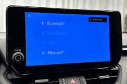 vihreä Toyota RAV4 2023 kuva 25.