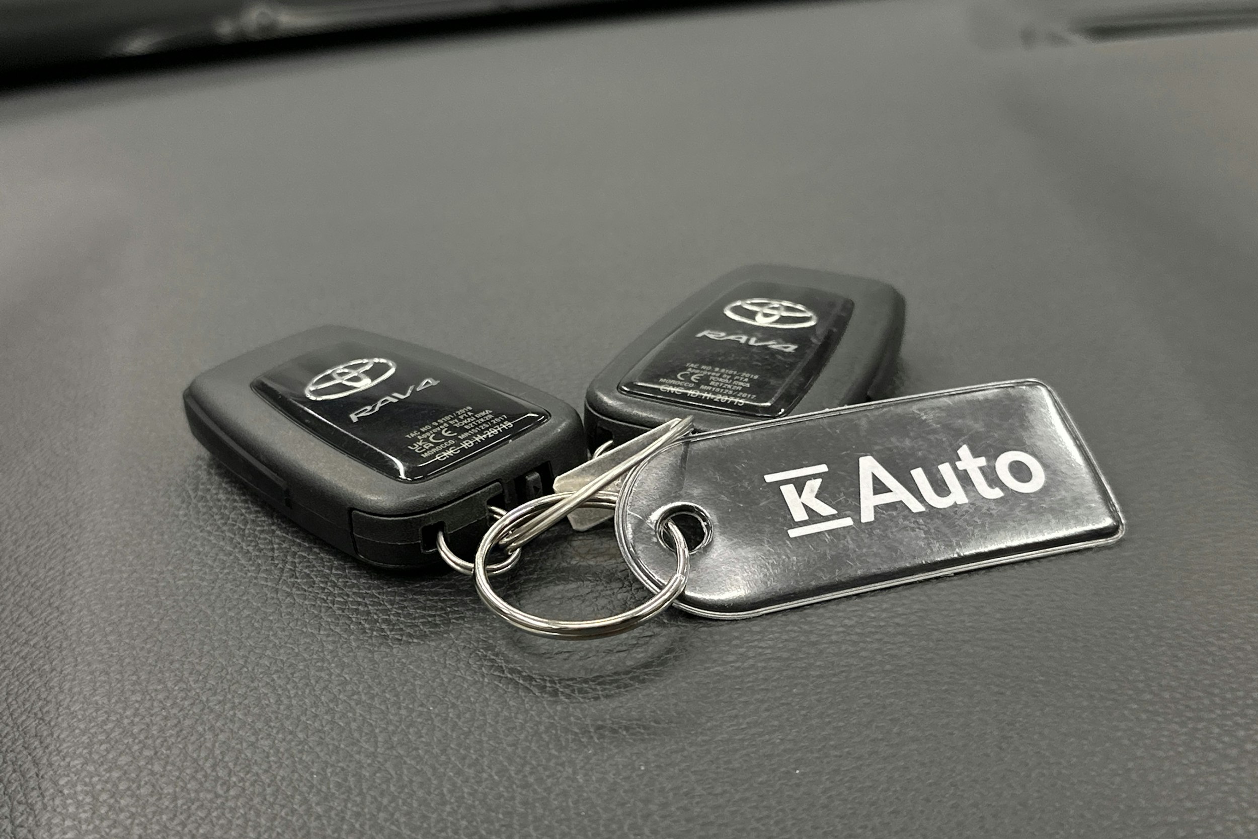 vihreä Toyota RAV4 2023 kuva 29.