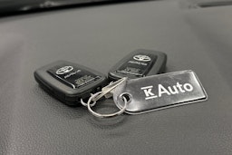 vihreä Toyota RAV4 2023 kuva 29.