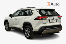 valkoinen Toyota RAV4 2023 kuva 3.