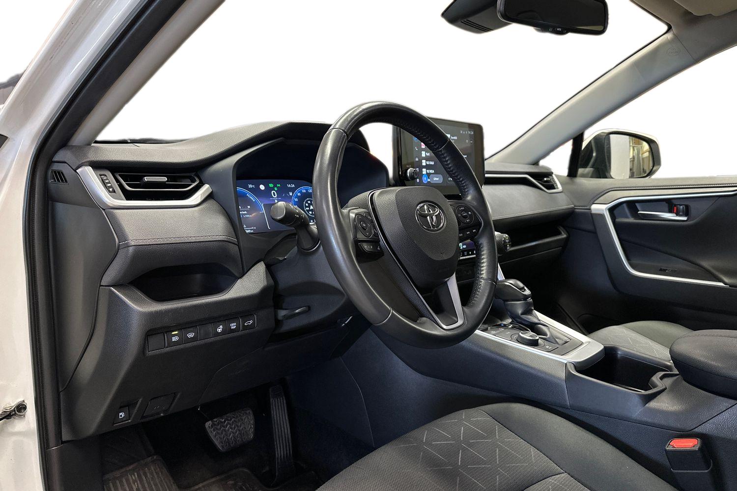 Toyota RAV4 2023, kuva 6/23