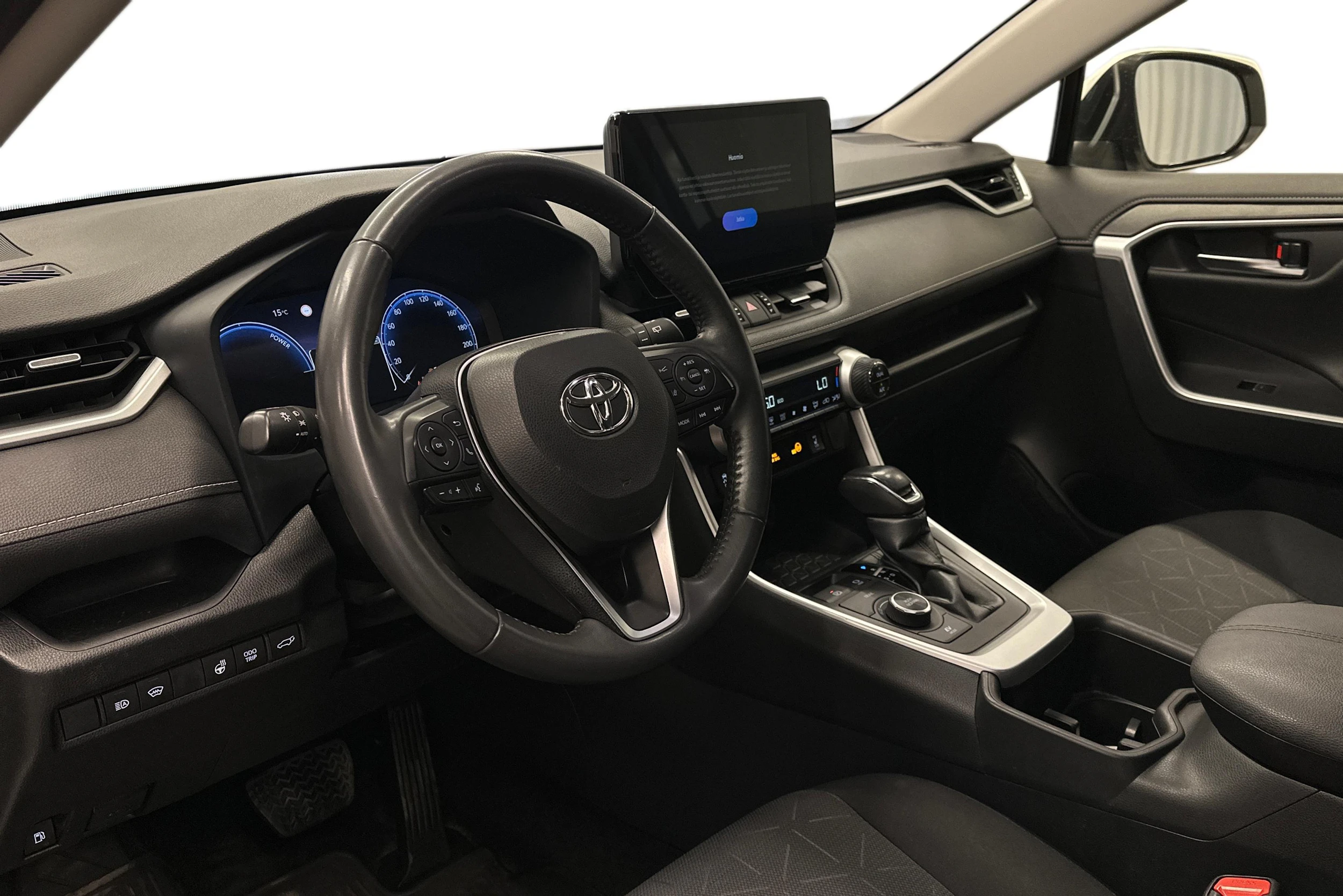 valkoinen Toyota RAV4 2023 kuva 8.