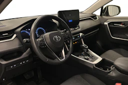 valkoinen Toyota RAV4 2023 kuva 8.