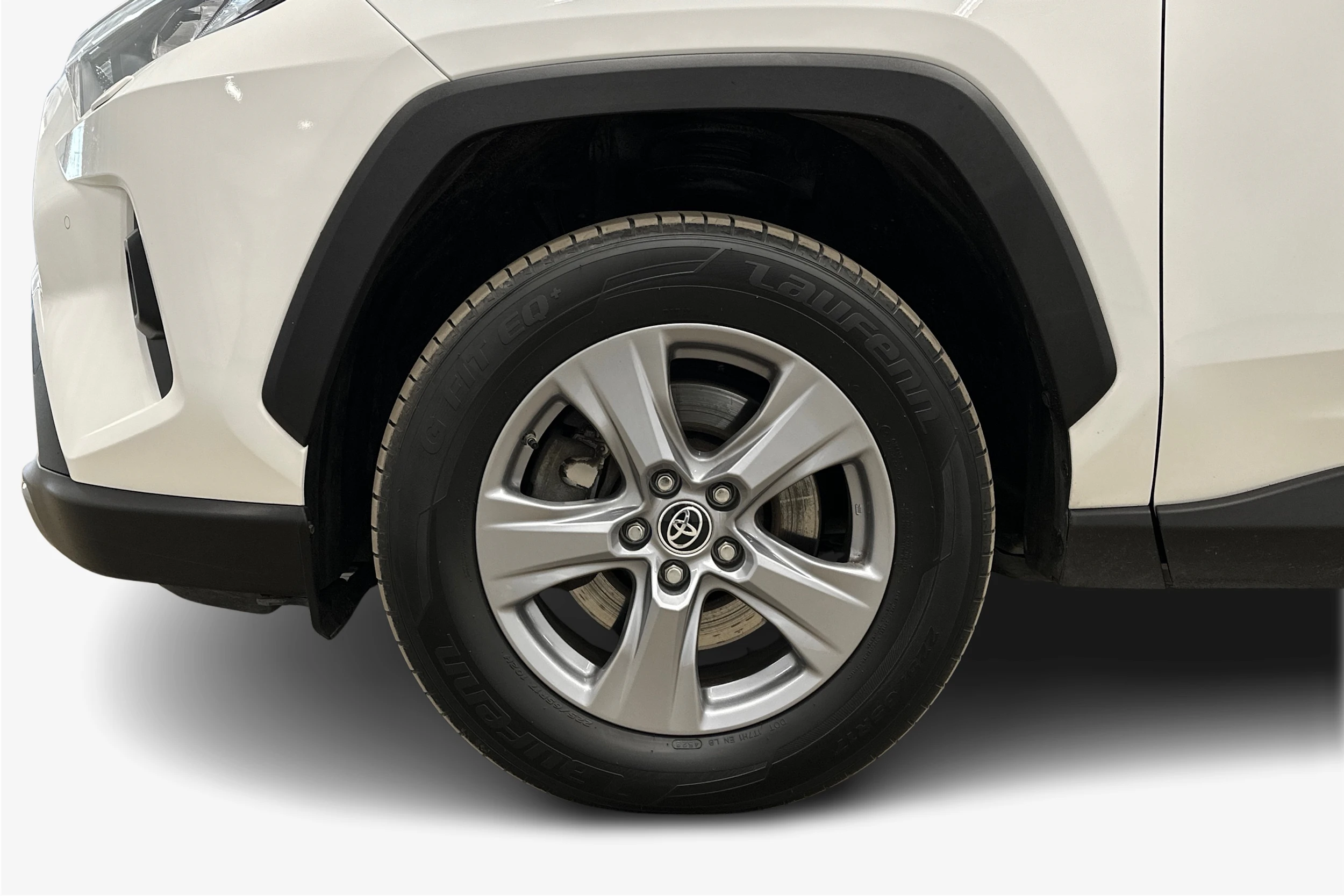 valkoinen Toyota RAV4 2023 kuva 12.
