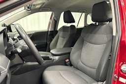 punainen Toyota RAV4 2023 kuva 21.