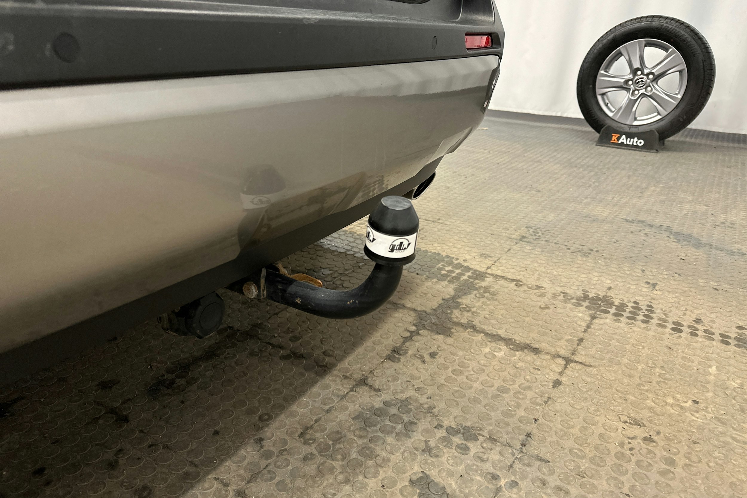 punainen Toyota RAV4 2023 kuva 24.