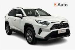 valkoinen Toyota RAV4 2023 kuva 1.
