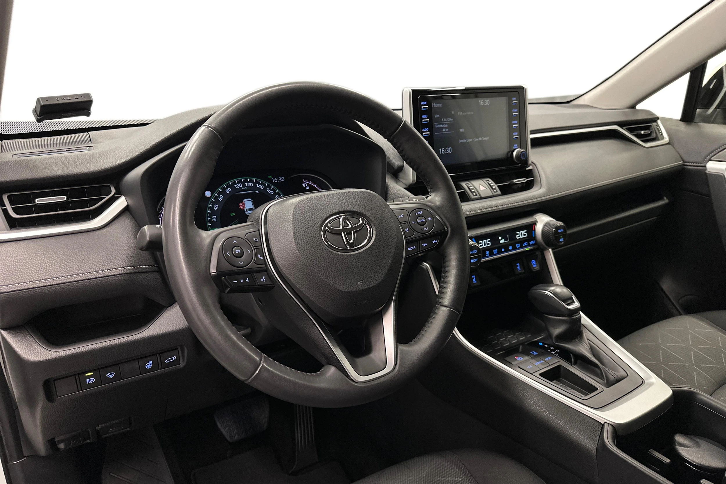 valkoinen Toyota RAV4 2023 kuva 6.