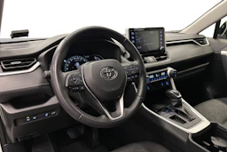 valkoinen Toyota RAV4 2023 kuva 6.