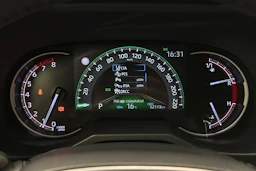 valkoinen Toyota RAV4 2023 kuva 13.