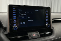 valkoinen Toyota RAV4 2023 kuva 16.