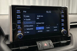 valkoinen Toyota RAV4 2023 kuva 18.
